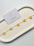 Daydream handmade crochet daisy anklet on gold-toned chain